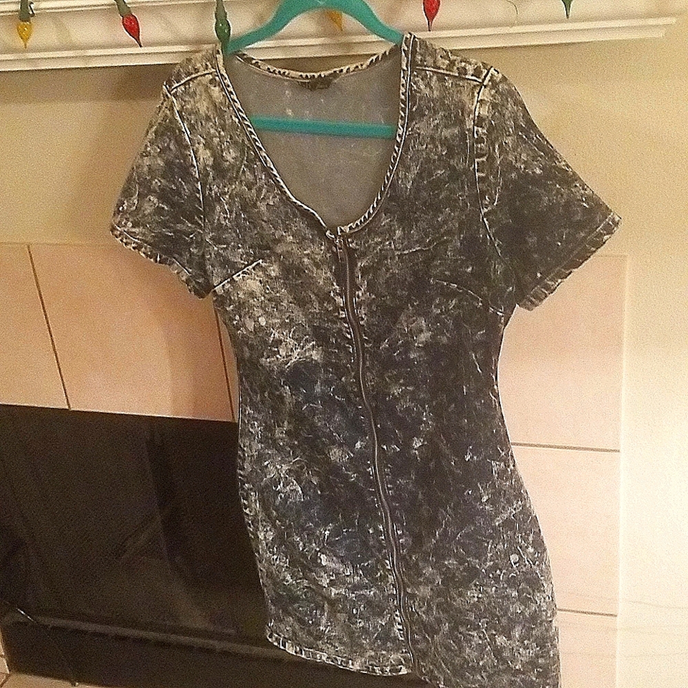 Jean short sleeve mini dress with front zipper.